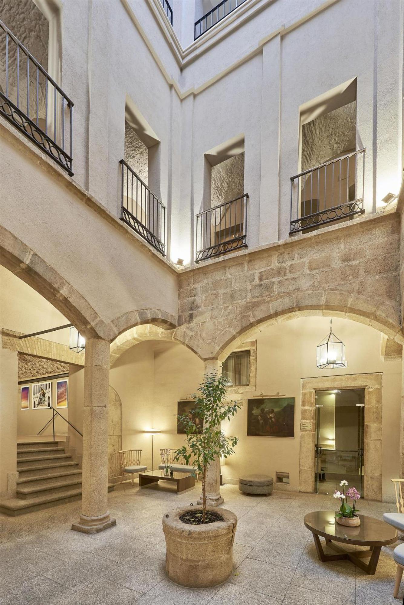 Nh Collection Caceres Palacio De Oquendo Exterior photo
