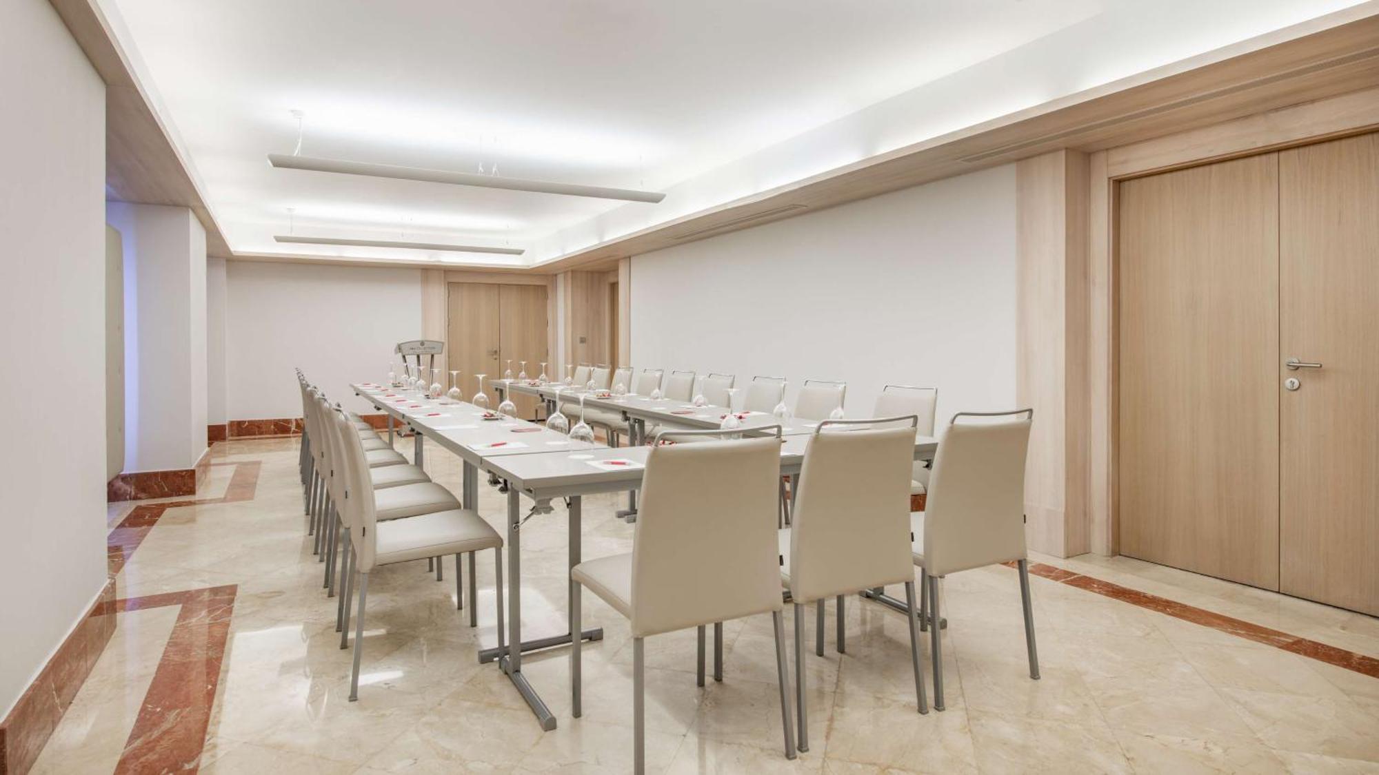 Nh Collection Caceres Palacio De Oquendo Exterior photo