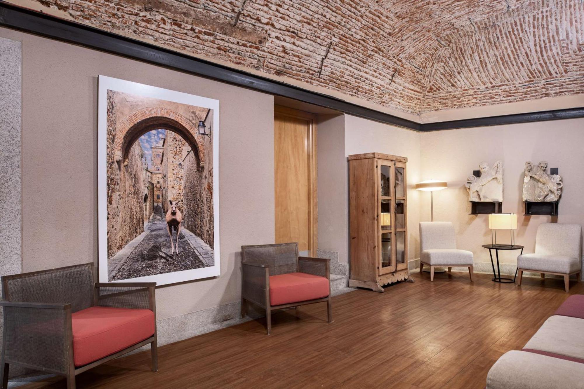 Nh Collection Caceres Palacio De Oquendo Exterior photo