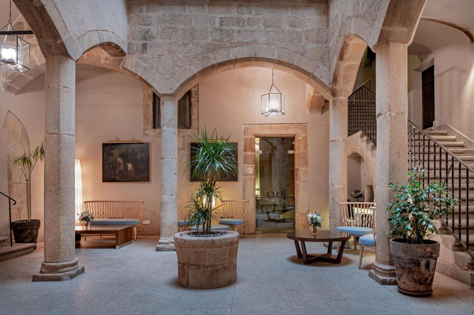 Nh Collection Caceres Palacio De Oquendo Exterior photo