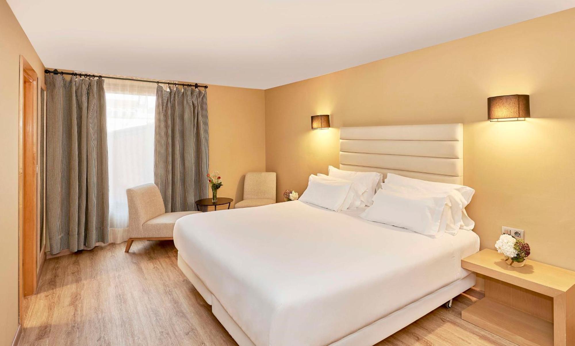 Nh Collection Caceres Palacio De Oquendo Exterior photo