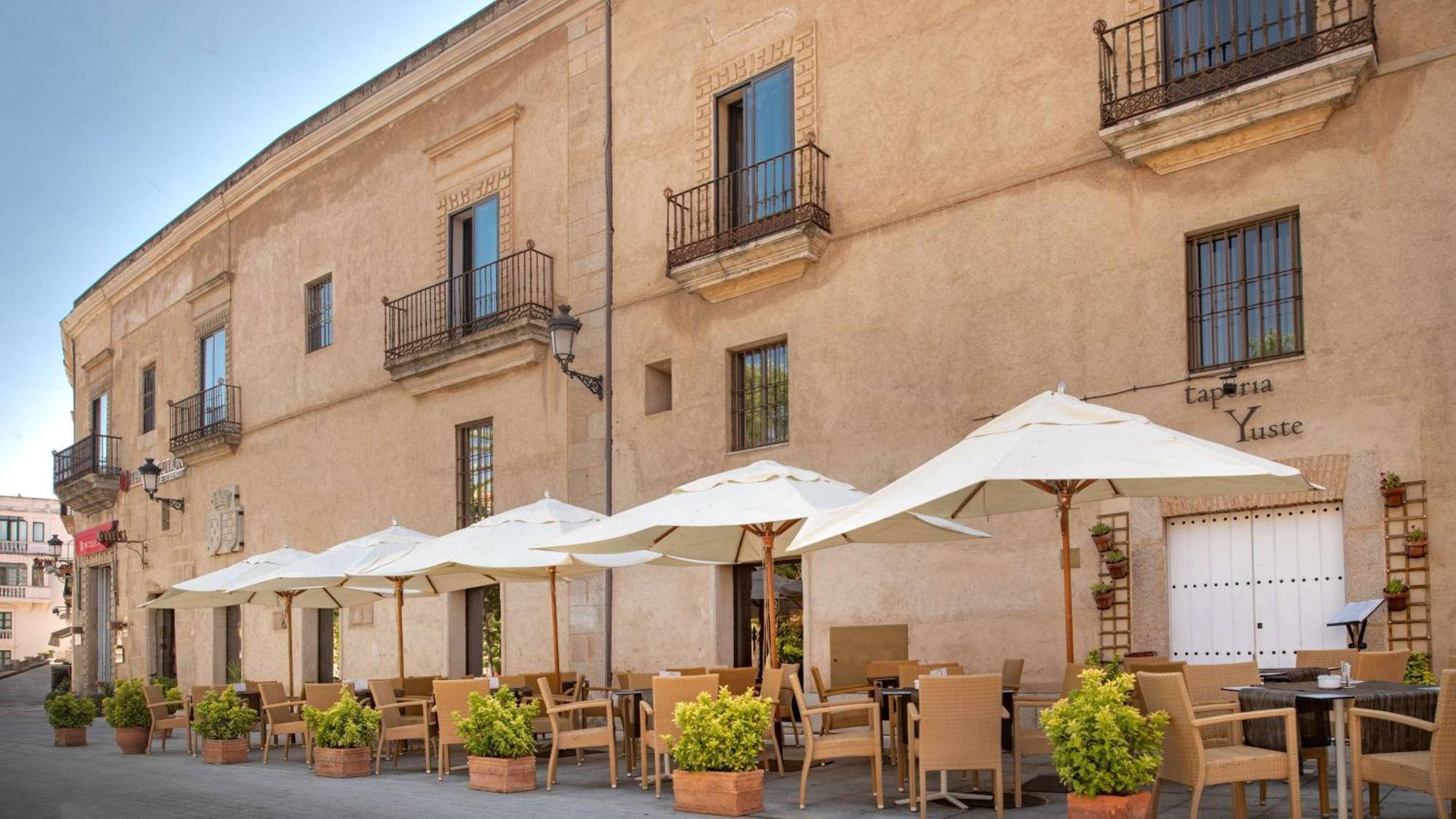 Nh Collection Caceres Palacio De Oquendo Exterior photo